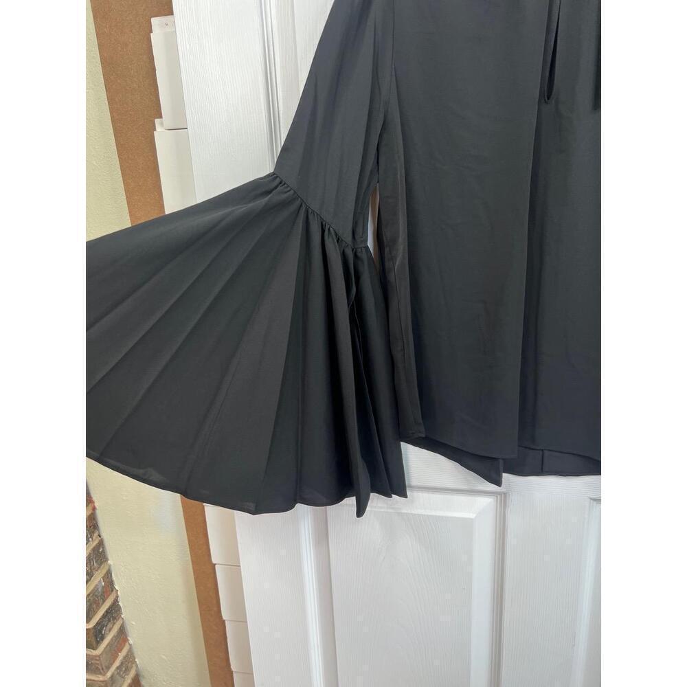 T Tahari Blouse Size M Black Mock Neck Keyhole Large Bell Statement Sleeve - Picture 4 of 15
